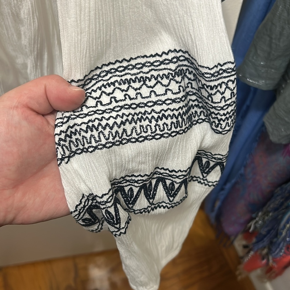 Embroidered Blouse - Picture 3 of 8